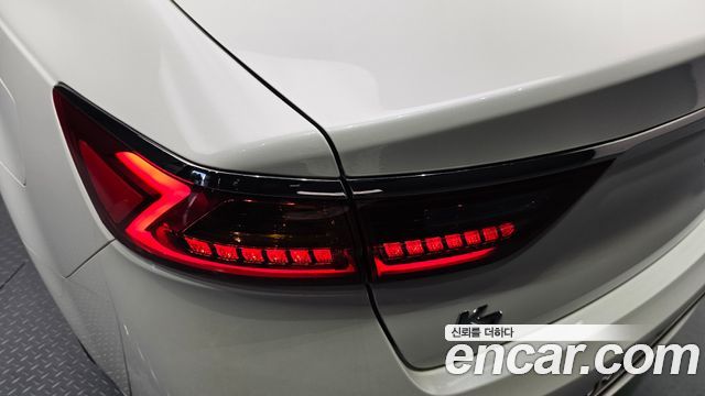 Kia K7 2016 — photo 9