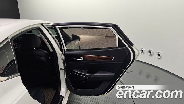 Kia K7 2016 — photo 15