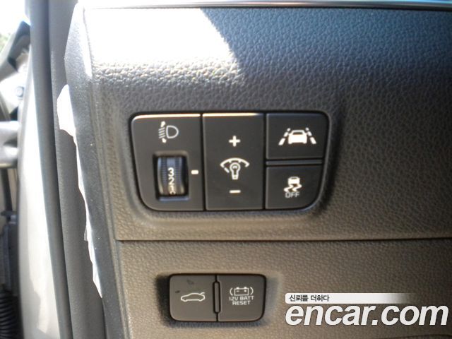 Kia K5 2023 — photo 16