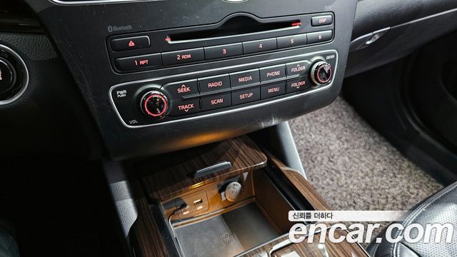Kia K7 2015 — photo 20