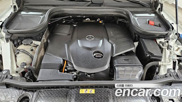 Mercedes-Benz GLE-Class 2024 — photo 6
