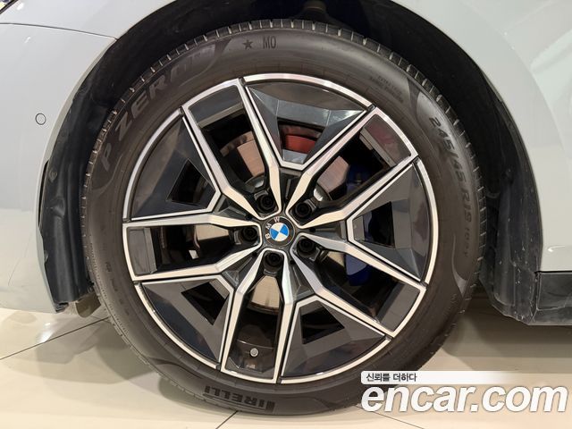 BMW 5-Series 2024 — photo 5