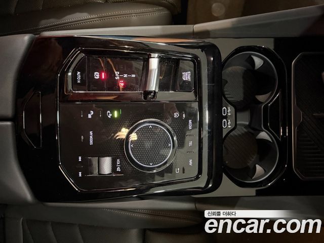 BMW 5-Series 2024 — photo 9