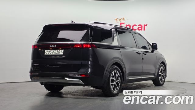 Kia Canival 2023 — photo 2