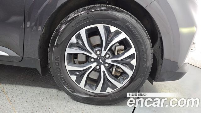 Kia Canival 2023 — photo 7
