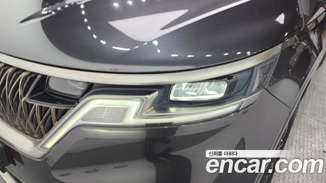 Kia Canival 2023 — photo 8