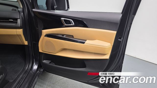 Kia Canival 2023 — photo 14
