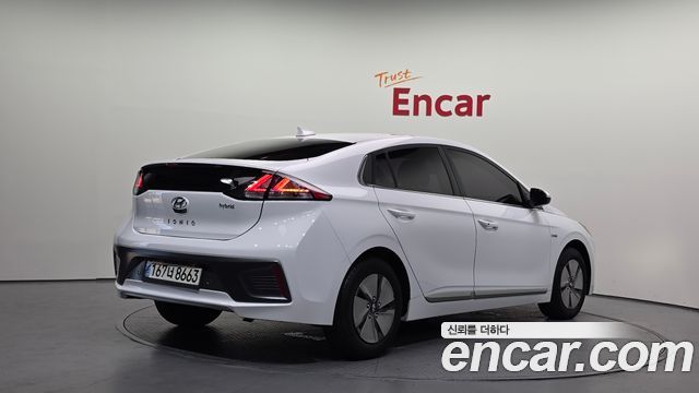 Hyundai Ioniq 2020 — photo 2