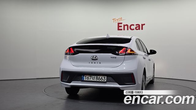 Hyundai Ioniq 2020 — photo 4