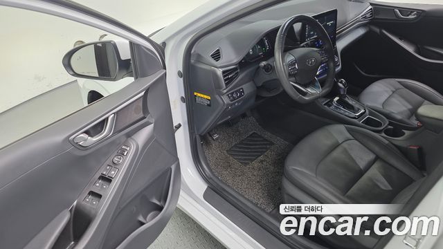 Hyundai Ioniq 2020 — photo 11