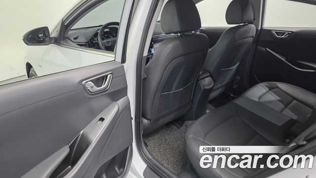 Hyundai Ioniq 2020 — photo 18