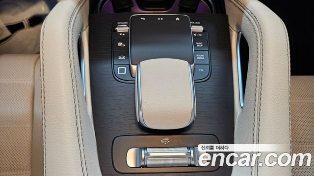 Mercedes-Benz GLE-Class 2025 — photo 9