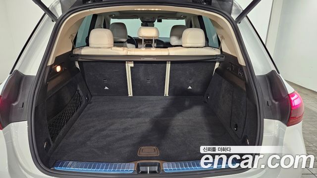 Mercedes-Benz GLE-Class 2025 — photo 11