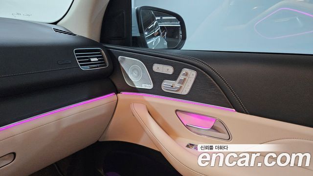 Mercedes-Benz GLE-Class 2025 — photo 13