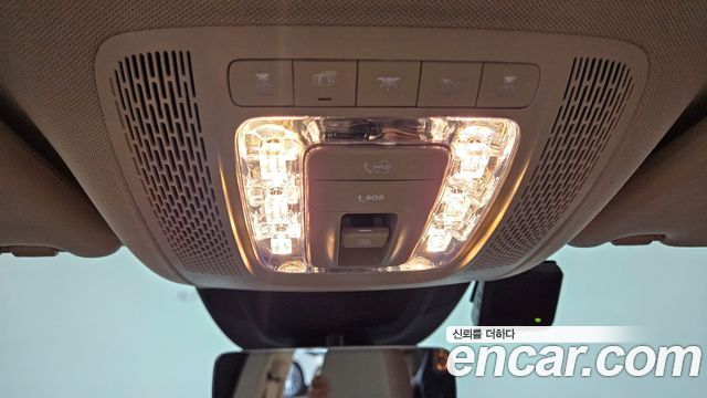 Mercedes-Benz GLE-Class 2025 — photo 17