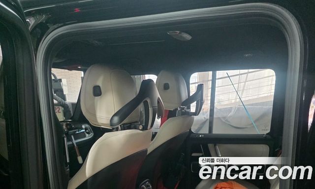 Mercedes-Benz G-Class 2025 — photo 8