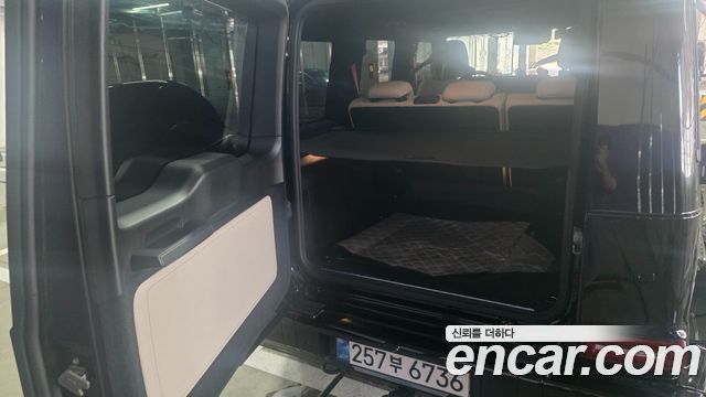 Mercedes-Benz G-Class 2025 — photo 10