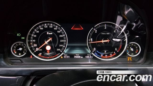 BMW 5-Series 2016 — photo 8