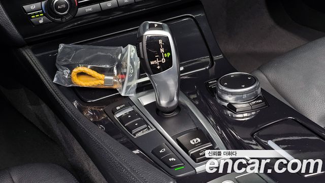 BMW 5-Series 2016 — photo 9