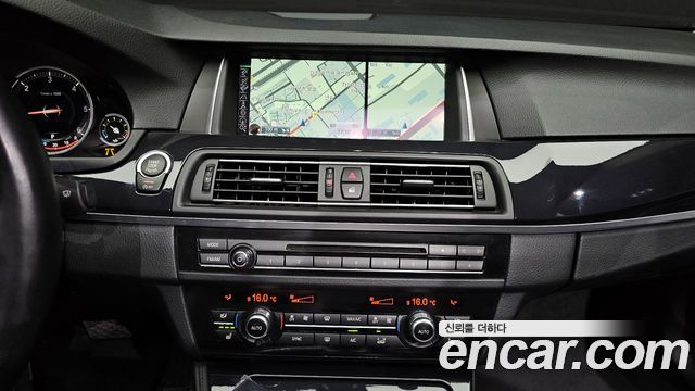 BMW 5-Series 2016 — photo 15