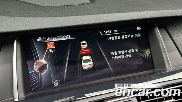 BMW 5-Series 2016 — photo 17