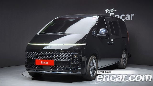 Hyundai Staria 2023 — photo 1