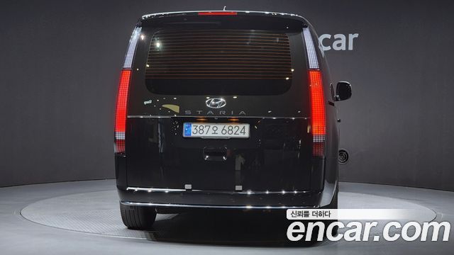 Hyundai Staria 2023 — photo 4