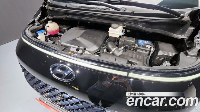 Hyundai Staria 2023 — photo 6