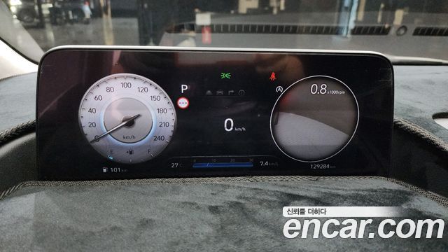 Hyundai Staria 2023 — photo 11