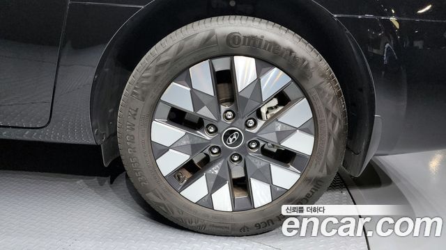 Hyundai Staria 2023 — photo 7