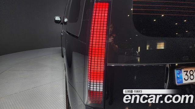 Hyundai Staria 2023 — photo 9