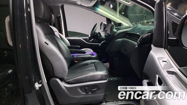 Hyundai Staria 2023 — photo 16