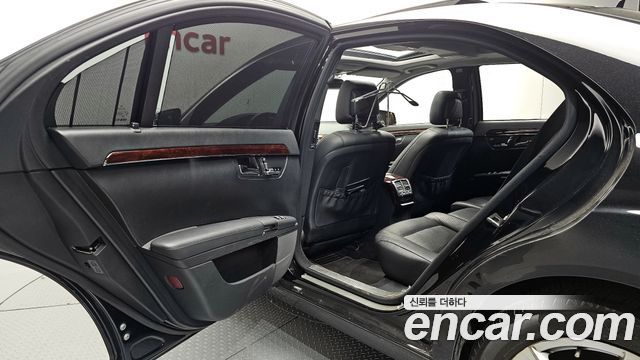 Mercedes-Benz S-Class 2010 — photo 12