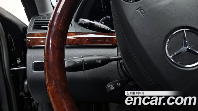 Mercedes-Benz S-Class 2010 — photo 17