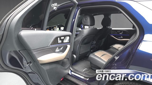 Mercedes-Benz GLE-Class 2022 — photo 16