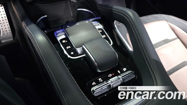 Mercedes-Benz GLE-Class 2022 — photo 32