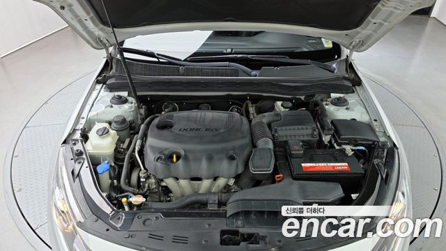 Kia K5 2011 — photo 6