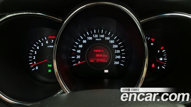Kia K5 2011 — photo 11
