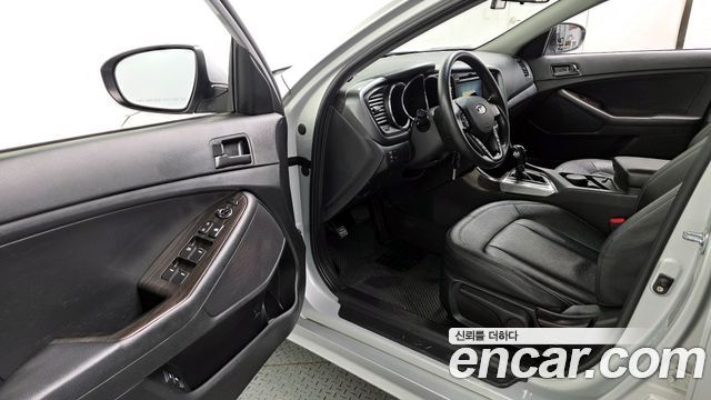Kia K5 2011 — photo 13