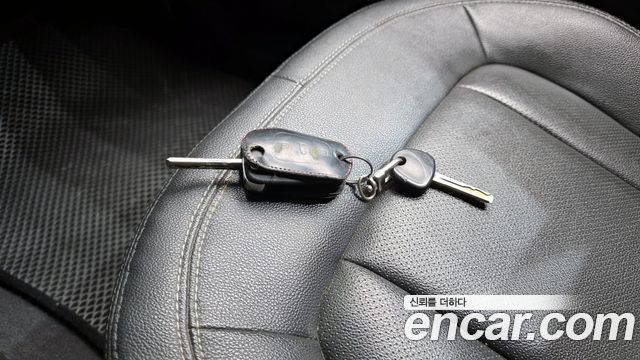 Kia K5 2011 — photo 23