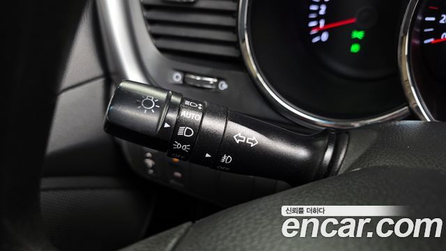 Kia K5 2011 — photo 24