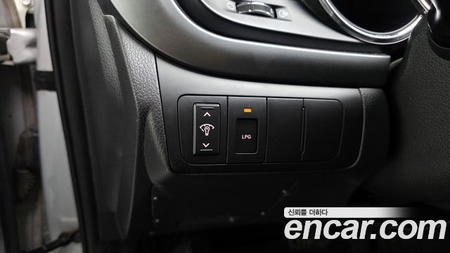 Kia K5 2011 — photo 25