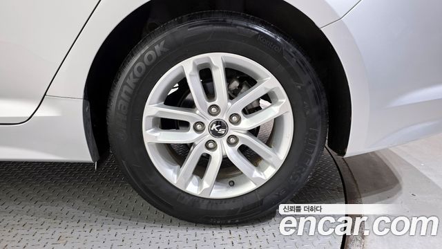 Kia K5 2011 — photo 7
