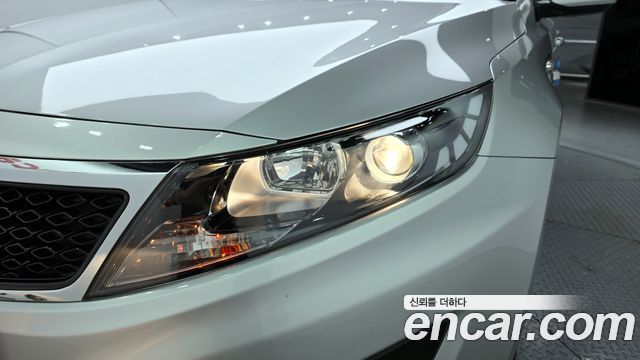Kia K5 2011 — photo 8