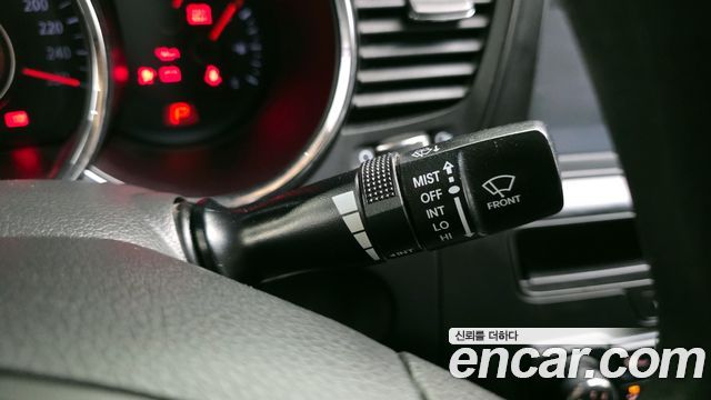 Kia K5 2011 — photo 31