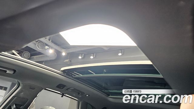 Audi SQ5 2021 — photo 23