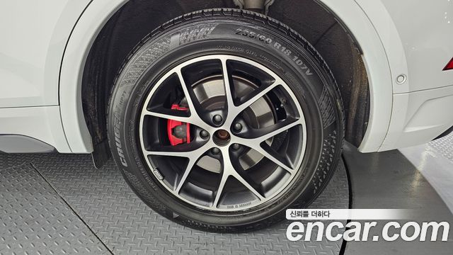 Audi SQ5 2021 — photo 7