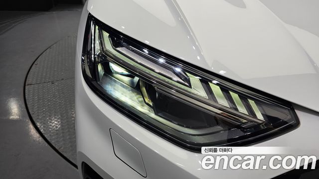 Audi SQ5 2021 — photo 8