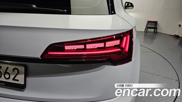Audi SQ5 2021 — photo 9