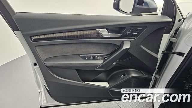 Audi SQ5 2021 — photo 14